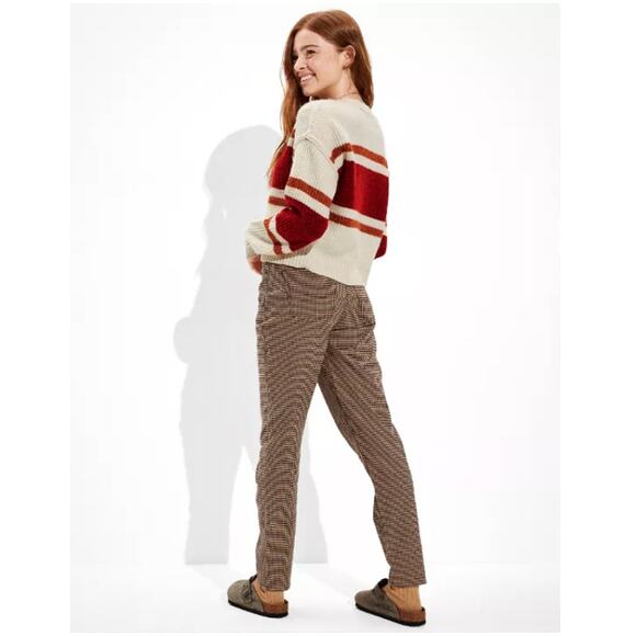 American Eagle Red Striped Ribbed Y2K Cozy Cropped Snowdrift Sweater Size Medium - Picture 4 of 12